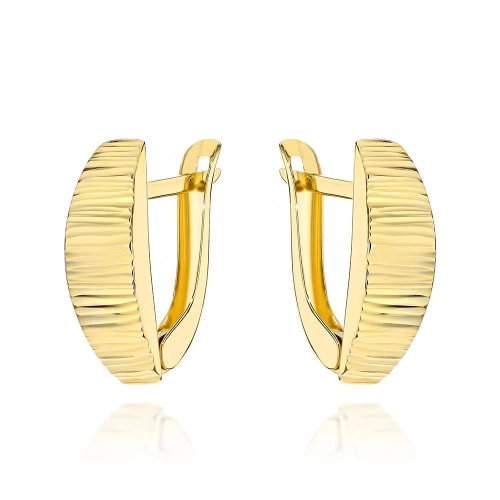 Kolczyki złote zdobione żłobieniem w poprzek pr. 375